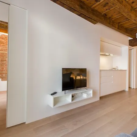 Affresco Apartment *