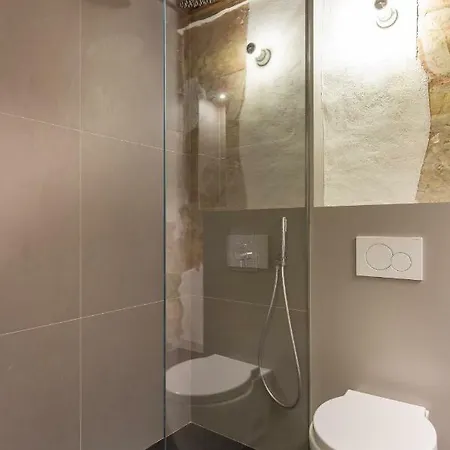 Affresco Apartment *